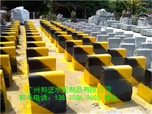 廣州水泥隔離墩圖 廣州水泥隔離墩圖