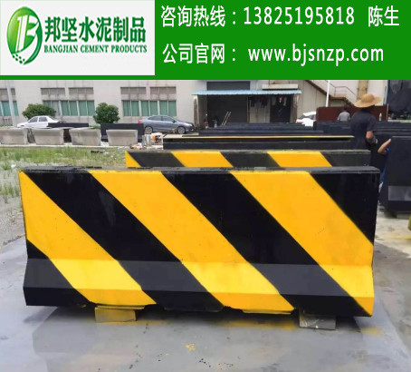 東莞采購(gòu)水泥防撞墩價(jià)格，廣州水泥隔離墩廠家